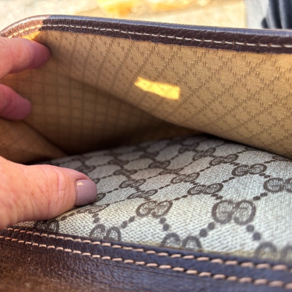 Rare Vintage Gucci monogram travel tote- EVC

“One of one. Will not relist.” - Picture 5 of 17